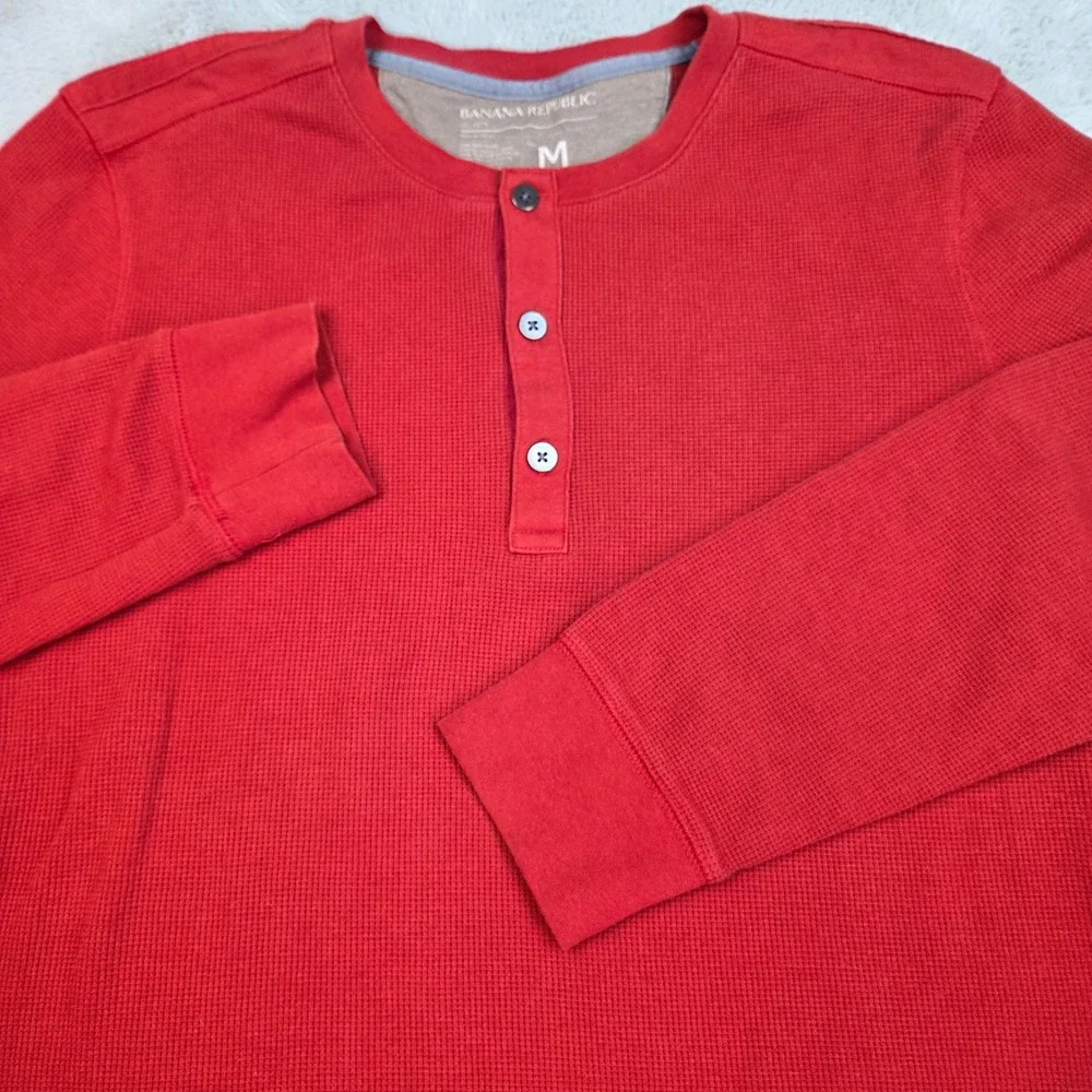 Banana Republic Henley Mens M Waffle Knit Long Sleeve 3-Button Thermal Top Red